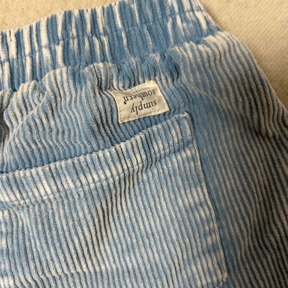 Simply Southern women's light blue corduroy shorts size Medium‎ elastic waist - Picture 4 of 4
